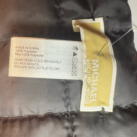 NWT Michael Kors Quilted Puffer Scarf Wrap - Picture 9 of 9